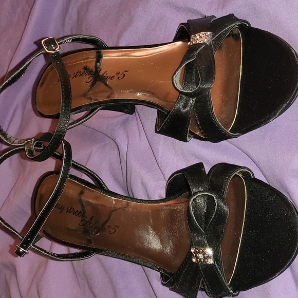 Black Open Toe Ankle Strap Heels - Picture 3 of 3